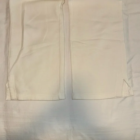 Nike Women’s Sportswear Phoenix Fleece High-Waisted Wide-Leg Sweatpants - Picture 6 of 7